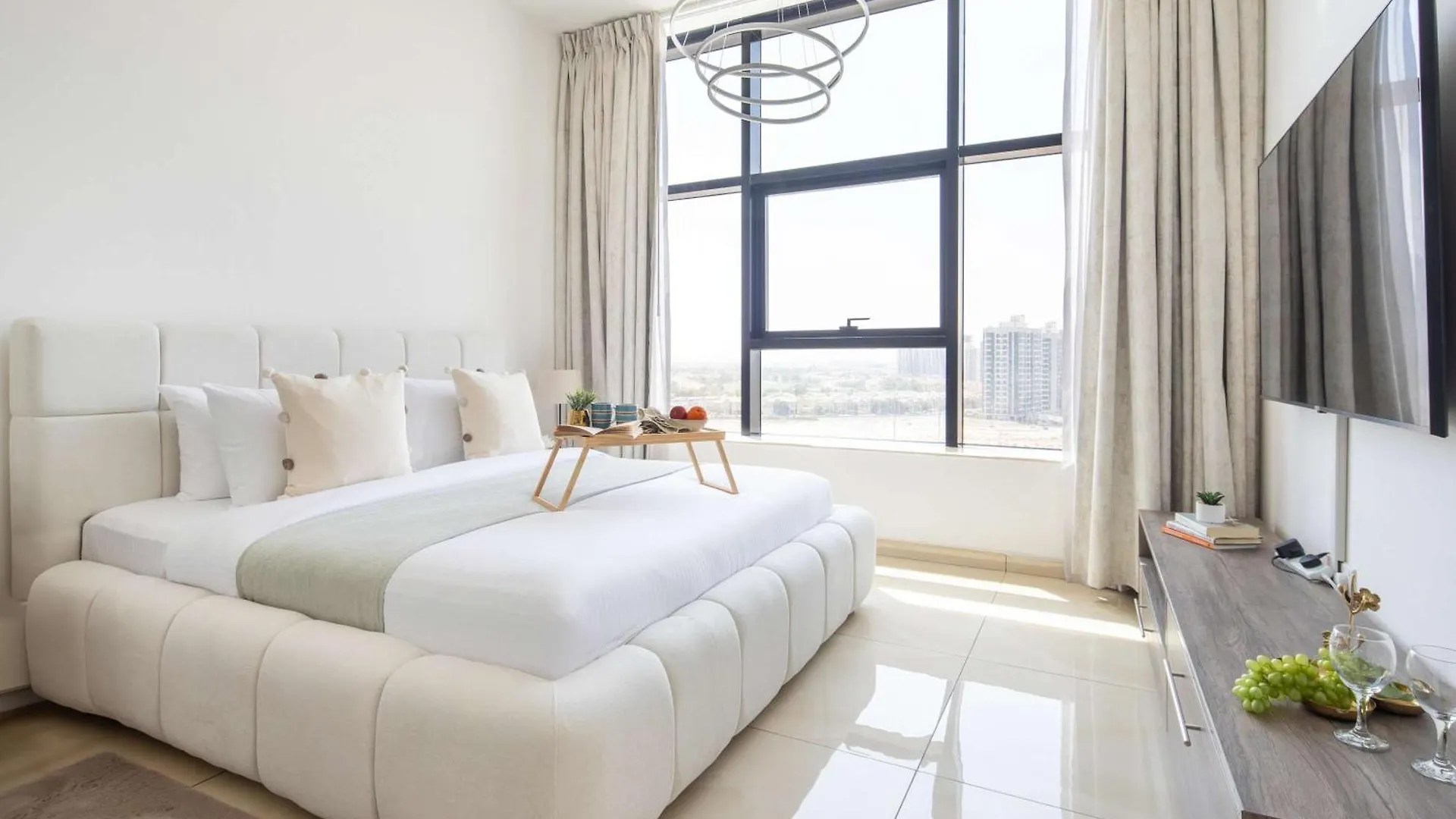 Frank Porter - Square Tower Dubai 0*,